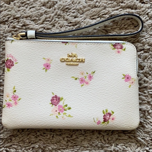 SOLD!! Coach wristlet - Picture 1 of 3